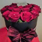 LUXURY RED ROSE HAT BOX